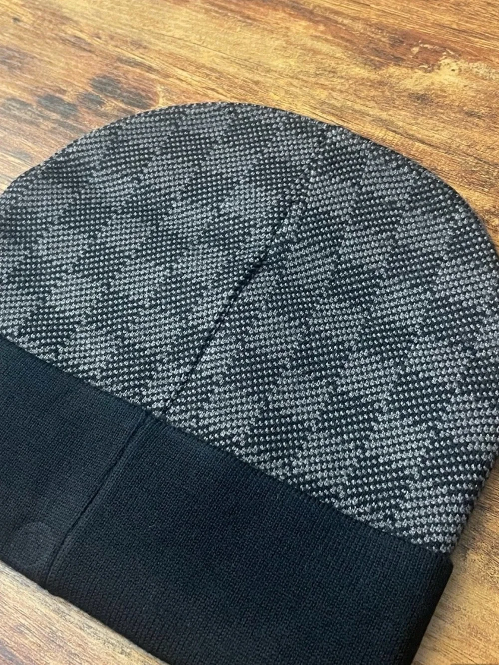 Nike Black & Gray Patterned Cuff Beanie